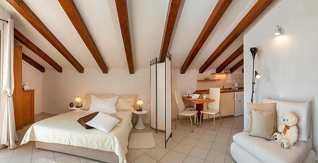 ז'אבוריץ' Villa Croatica Apartments מראה חיצוני תמונה