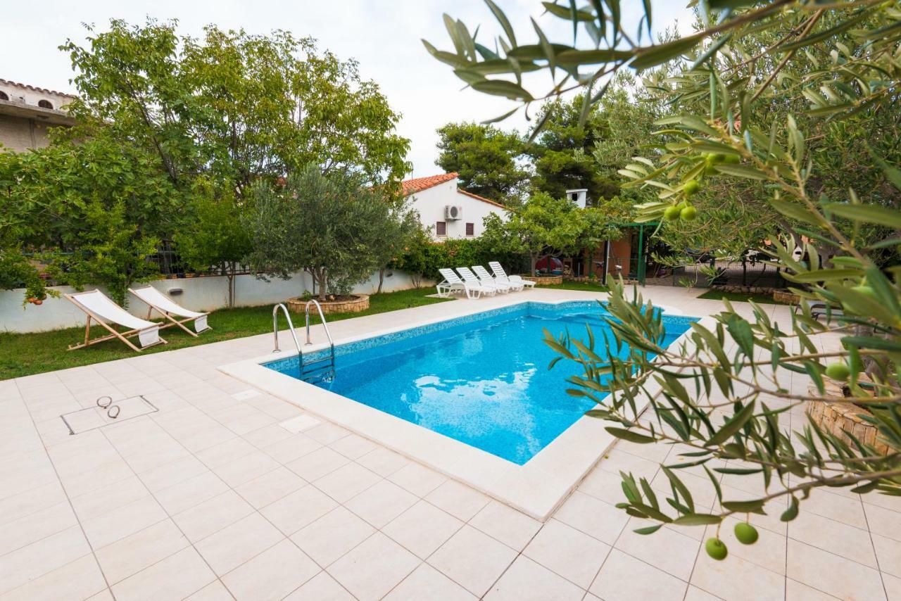 ז'אבוריץ' Villa Croatica Apartments מראה חיצוני תמונה