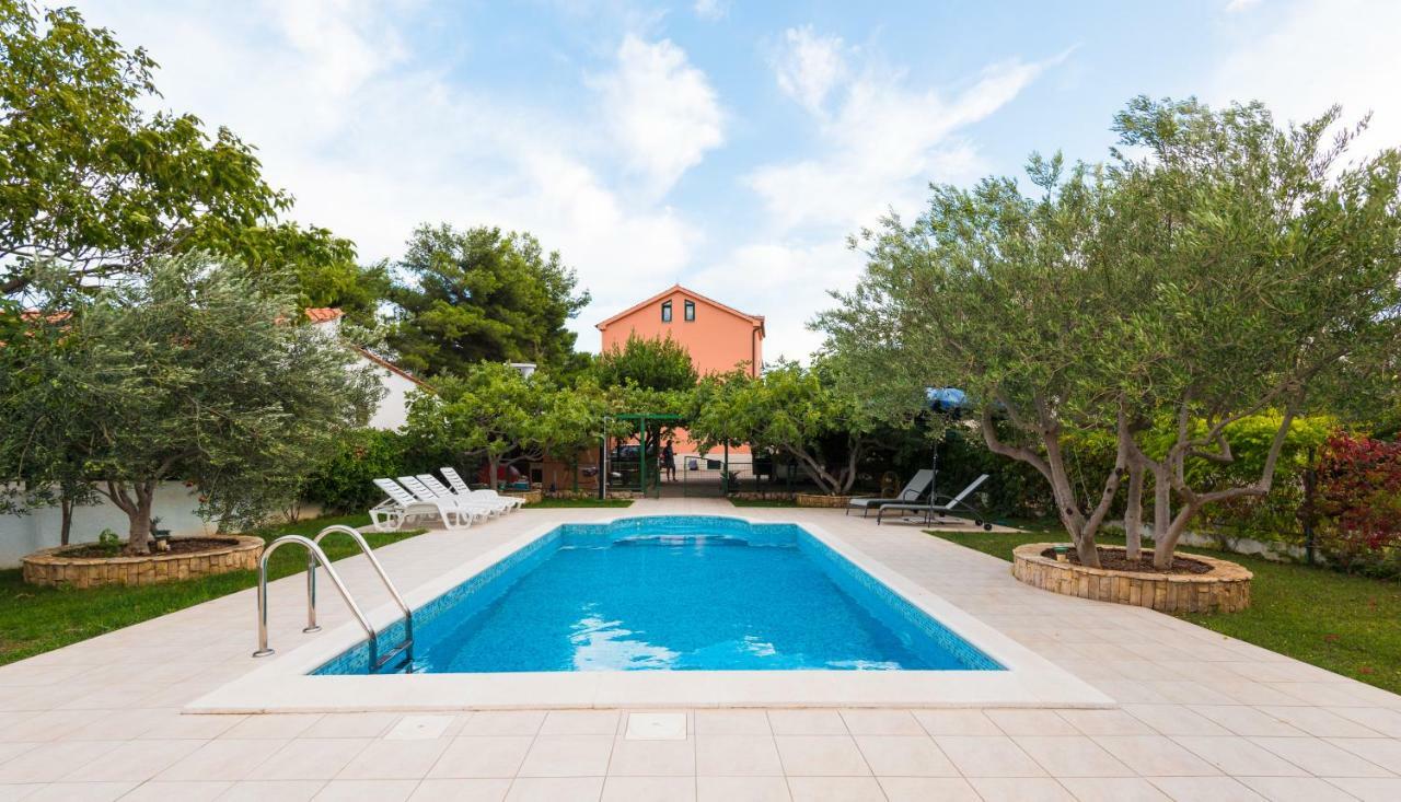 ז'אבוריץ' Villa Croatica Apartments מראה חיצוני תמונה